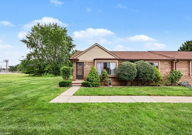 16958-kingsbrooke-dr-25-clinton-township-mi-48038/hzid_93ec4204