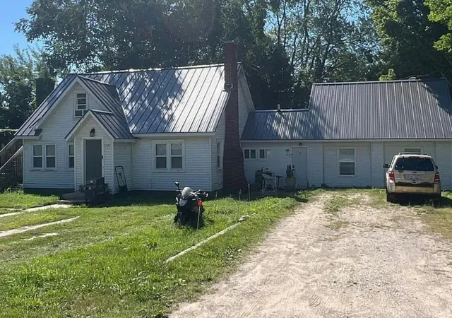 6593-frankfort-hwy-beulah-mi-49617/hzid_d6e4fd5b