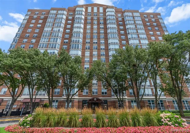 250-e-harbortown-dr-404-detroit-mi-48207/hzid_516f79a8