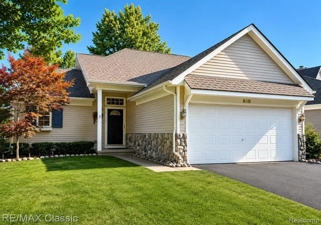 818-yorick-path-11-wixom-mi-48393/hzid_feafeeee