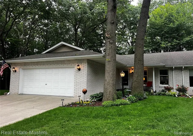 3880-butternut-ct-2-port-huron-mi-48060/hzid_dea41b97