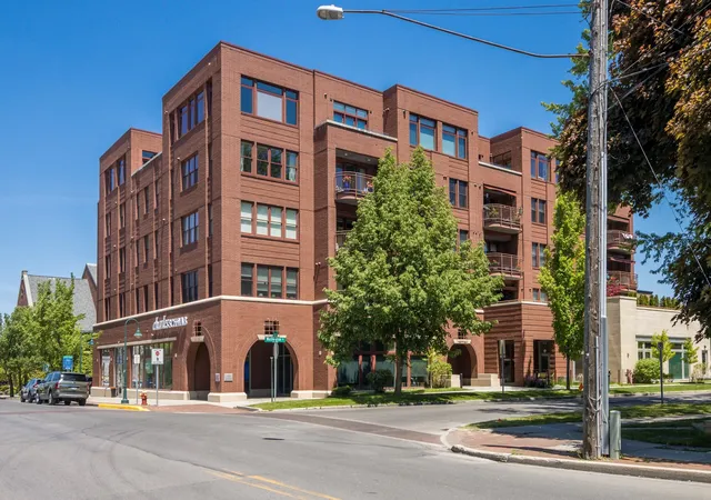 215-washington-st-2f-traverse-city-mi-49684/hzid_548bd3d5