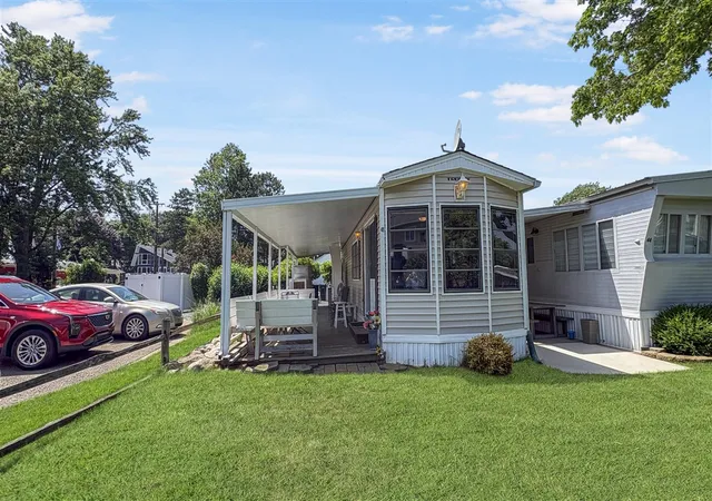 2250-ottawa-beach-rd-45-holland-mi-49424/hzid_1a874331