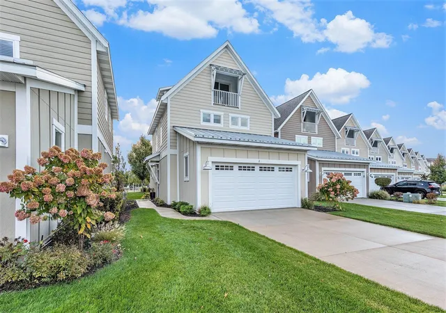 920-w-savidge-st-2-spring-lake-mi-49456/hzid_01debe79