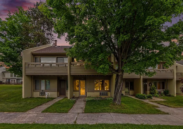 5000-townhouse-dr-j8-cedar-mi-49621/hzid_a0dd21e2