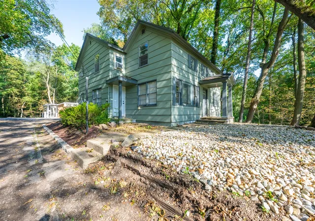 1298-colfax-ave-benton-harbor-mi-49022-5910/hzid_b5bce881