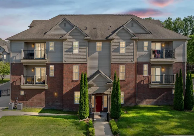 5656-flagstaff-pines-dr-401-shelby-township-mi-48317/hzid_f9d501e0