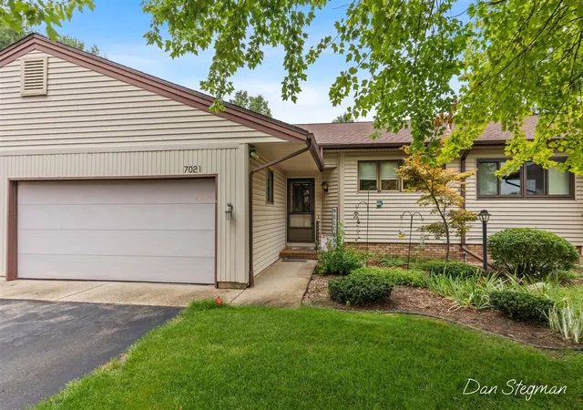 7021-gardenview-ct-19-byron-center-mi-49315-8350/hzid_a923535c