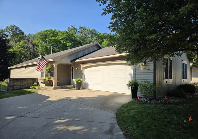 1178-hemingway-ln-65-traverse-city-mi-49686/hzid_ca4fe493