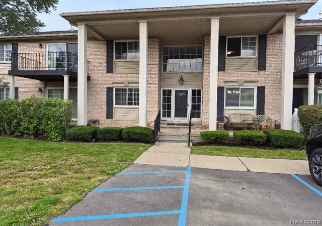6139-orchard-lake-rd-104-west-bloomfield-mi-48322/hzid_822e3862