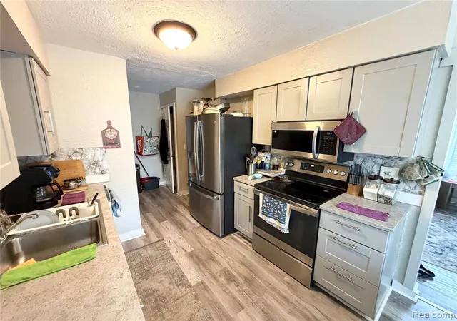 8542-spinnaker-way-ypsilanti-mi-48197-7100/hzid_b97d35d3