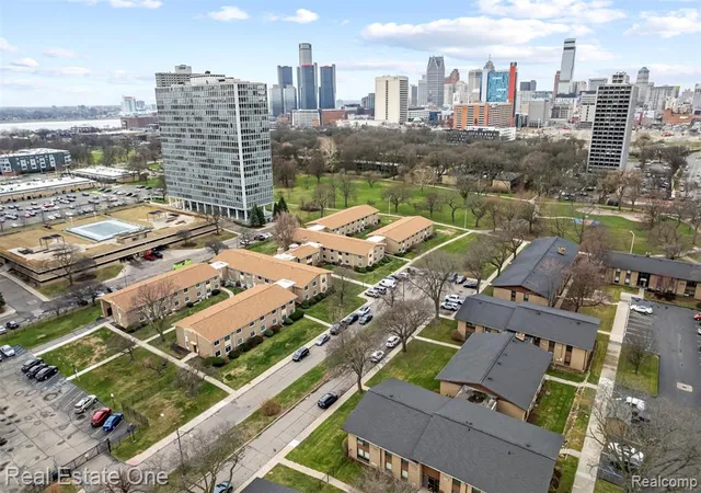 1550-cherboneau-pl-110-detroit-mi-48207/hzid_4a2fe0a7