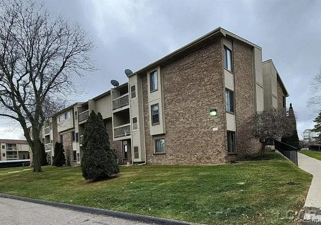 30515-w-14-mile-rd-farmington-mi-48334/hzid_9745f807