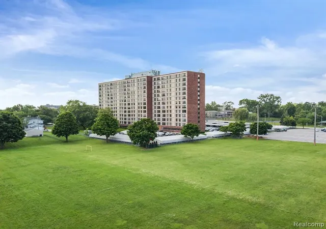 21800-morley-avenue-1203-dearborn-mi-48124/hzid_8885c1d9