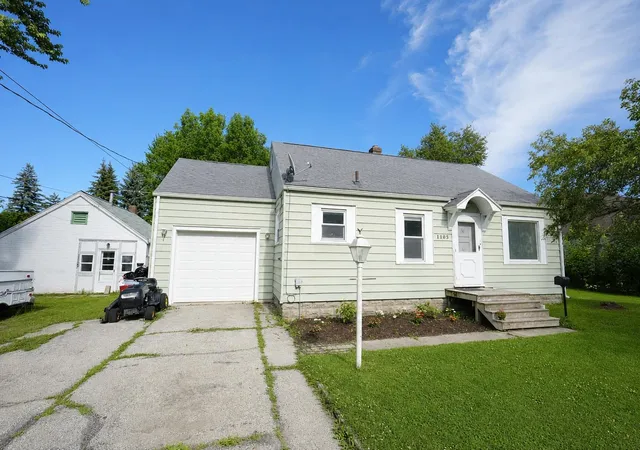 1105-langstaff-st-essexville-mi-48732/hzid_695c63a8