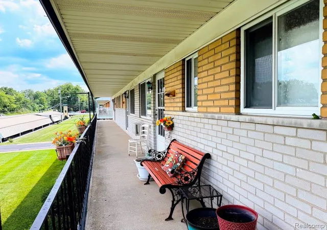 26965-milford-r-milford-rd-38-south-lyon-mi-48178/hzid_e0cbc142
