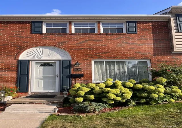 41305-lagoon-ct-northville-mi-48167-1923/hzid_45a8c855