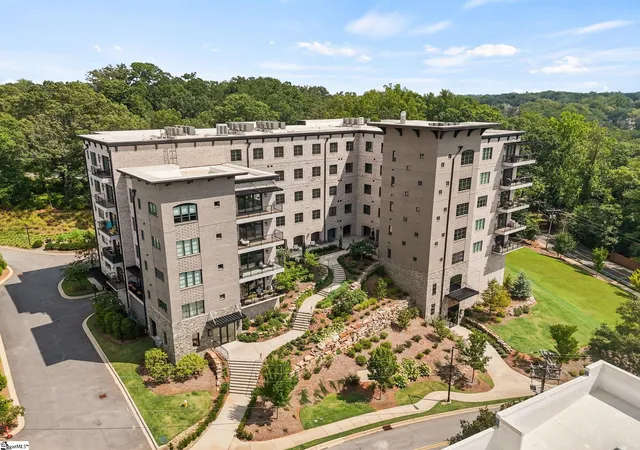 95-dr-david-c-francis-st-unit-401-greenville-sc-29601/hzid_afa4871f