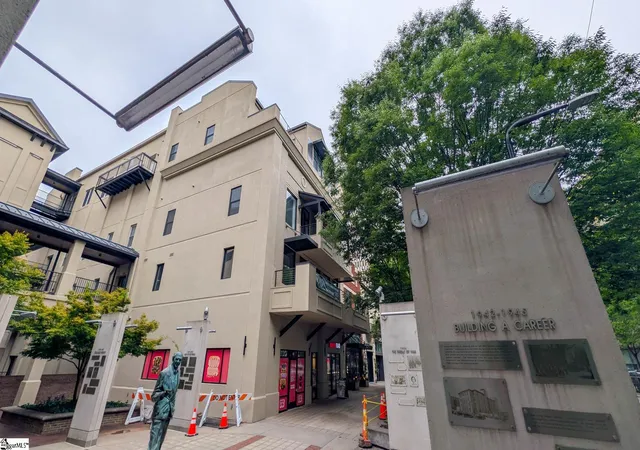 233-n-main-st-unit-305-greenville-sc-29601/hzid_c742fbec