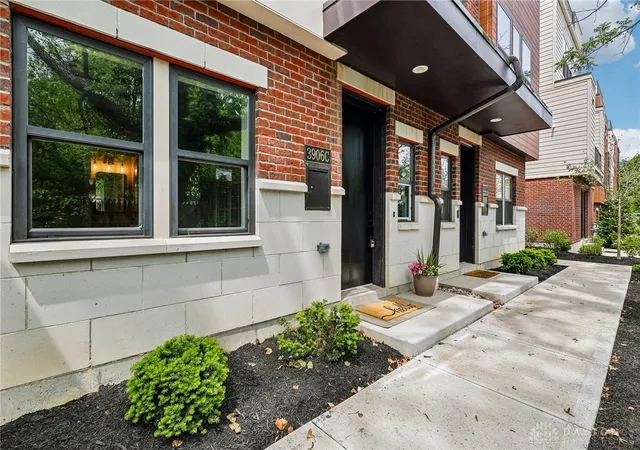 3906-edwards-rd-c-cincinnati-oh-45209/hzid_c77116f1