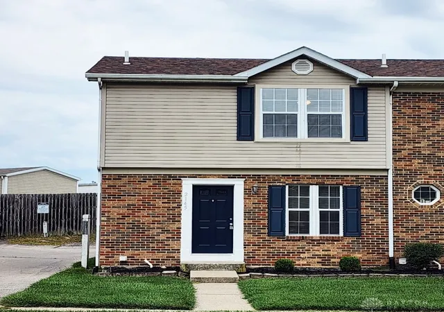 2145-chapel-dr-fairborn-oh-45324/hzid_d560a45d