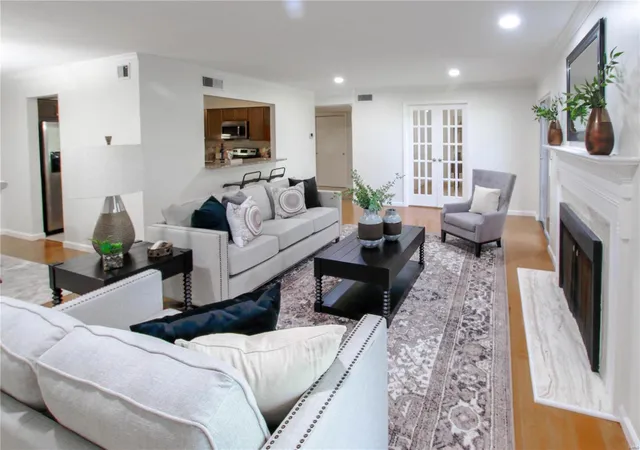 590-sarah-ln-405-saint-louis-mo-63141/hzid_f55dc27c