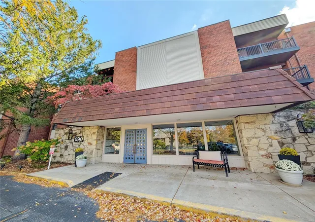 590-sarah-ln-208-saint-louis-mo-63141/hzid_817cec2b