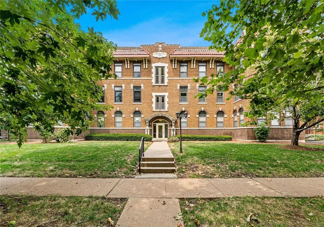 5635-waterman-blvd-3ne-st-louis-mo-63112/hzid_b8d046b5