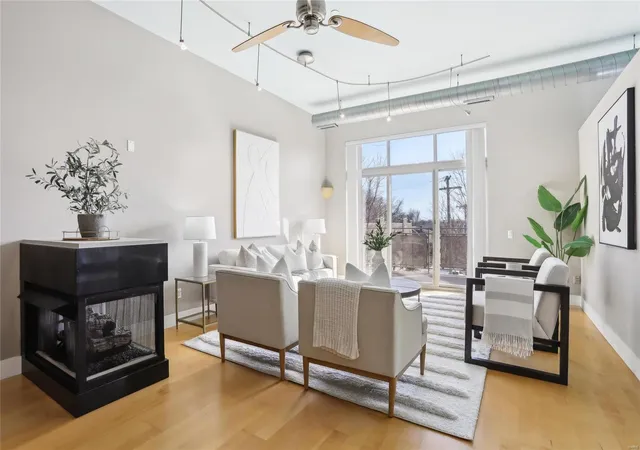 6340-clayton-rd-207-st-louis-mo-63117/hzid_b5959ea4