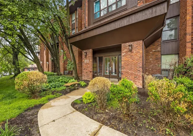 572-coeur-de-royale-dr-306-saint-louis-mo-63141/hzid_567e5357
