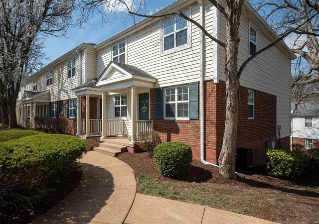 1709-redbird-cvs-saint-louis-mo-63144/hzid_e4954f66