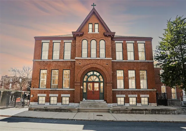 2216-sidney-st-10-saint-louis-mo-63104/hzid_98b64175