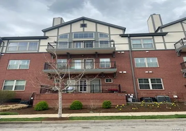 2211-s-grand-blvd-110-saint-louis-mo-63104/hzid_b20dbc89