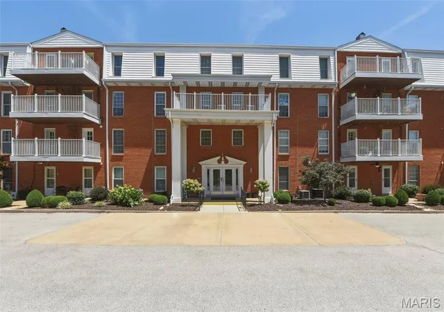 14443-bantry-ln-16-chesterfield-mo-63017/hzid_1711b9ec