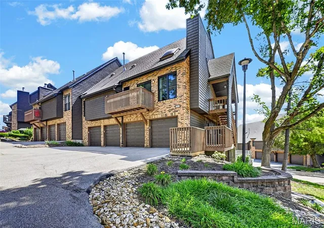 5162-hollow-wood-ct-d-st-louis-mo-63128/hzid_b98a4715