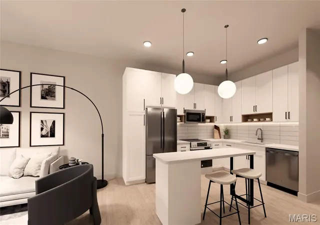 1121-s-main-st-215-st-charles-mo-63301/hzid_2f896c15