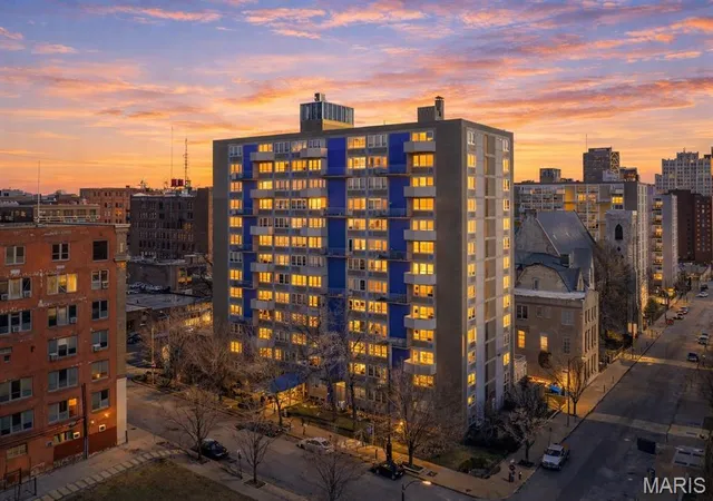 210-n-17th-st-1412-st-louis-mo-63103/hzid_280aa76b