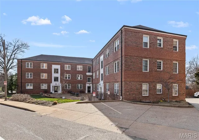 923-s-hanley-rd-a-clayton-mo-63105/hzid_a39c01fc