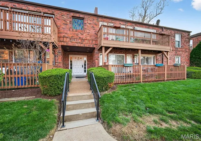 4294-chateau-de-ville-dr-h-st-louis-mo-63129/hzid_e06181c1