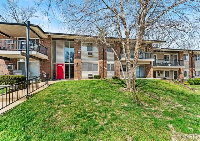 9117-villaridge-ct-d-st-louis-mo-63123/hzid_7248bf83