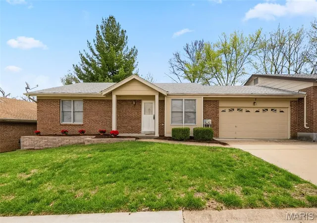 2-tarpon-ct-florissant-mo-63033/hzid_d7f89555