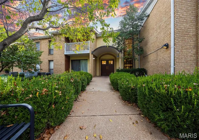 444-n-clay-ave-3l-saint-louis-mo-63122/hzid_31fb067f
