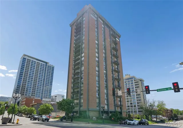 200-s-brentwood-blvd-7f-clayton-mo-63105/hzid_92070d07