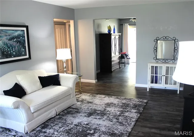 3106-carnaby-ln-c-bridgeton-mo-63044/hzid_dfae1c2d