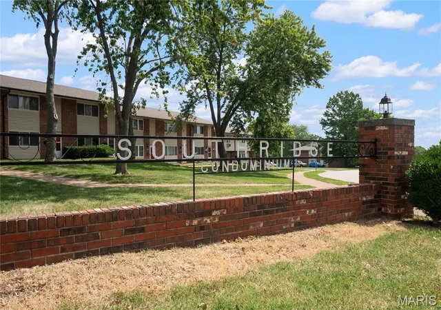 9929-bunker-hill-dr-c-st-louis-mo-63123/hzid_b4406e03