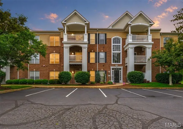 13115-mill-crossing-ct-100-st-louis-mo-63141/hzid_0eb5be8c