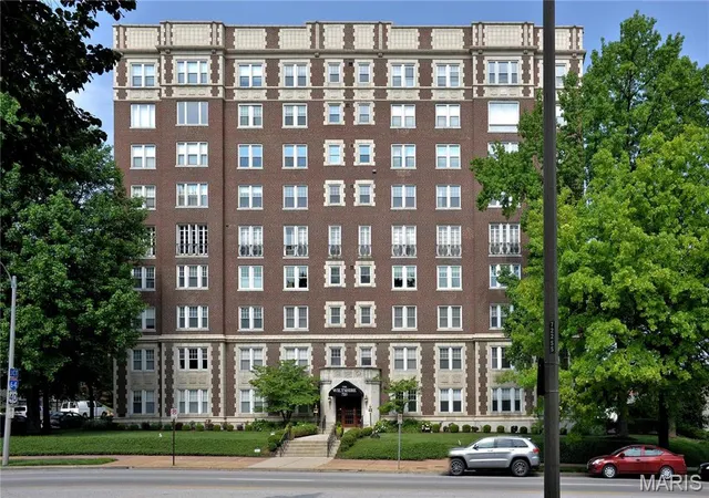 725-s-skinker-blvd-7c-st-louis-mo-63105/hzid_fd60d37d