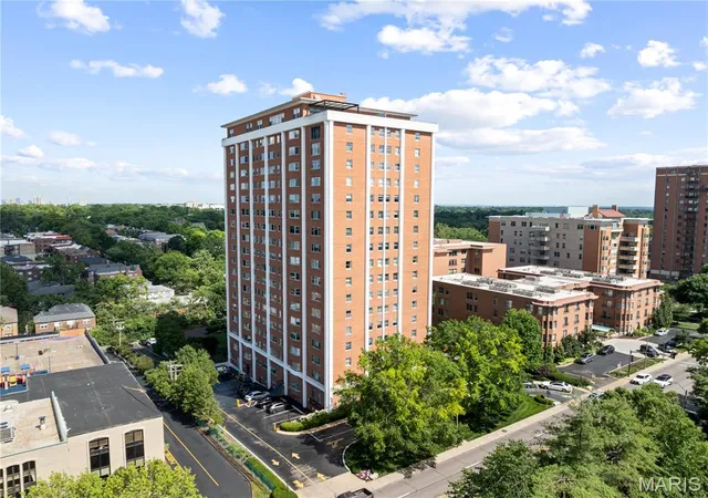 710-s-hanley-rd-10b-clayton-mo-63105/hzid_a9a1d612
