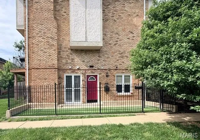 1159-rue-la-ville-walk-1159-creve-coeur-mo-63141/hzid_09536eb2