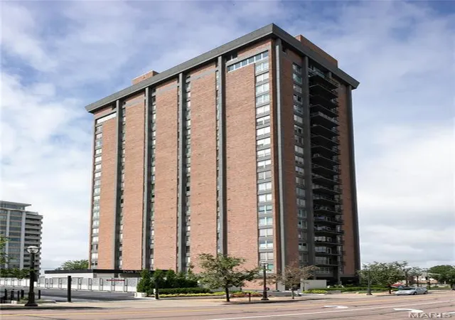 200-s-brentwood-blvd-13f-clayton-mo-63105/hzid_6db8c6ba